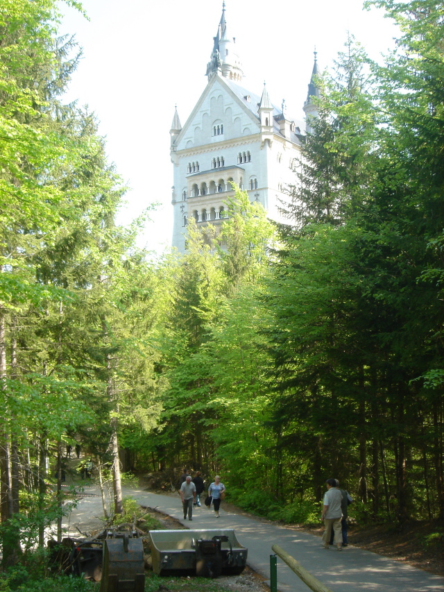2007/04(April-May-Germany-Italy-Scotland)/10(Castle-Neuschwanstein-Bavaria)/640x480_2007-04-28-14.JPG