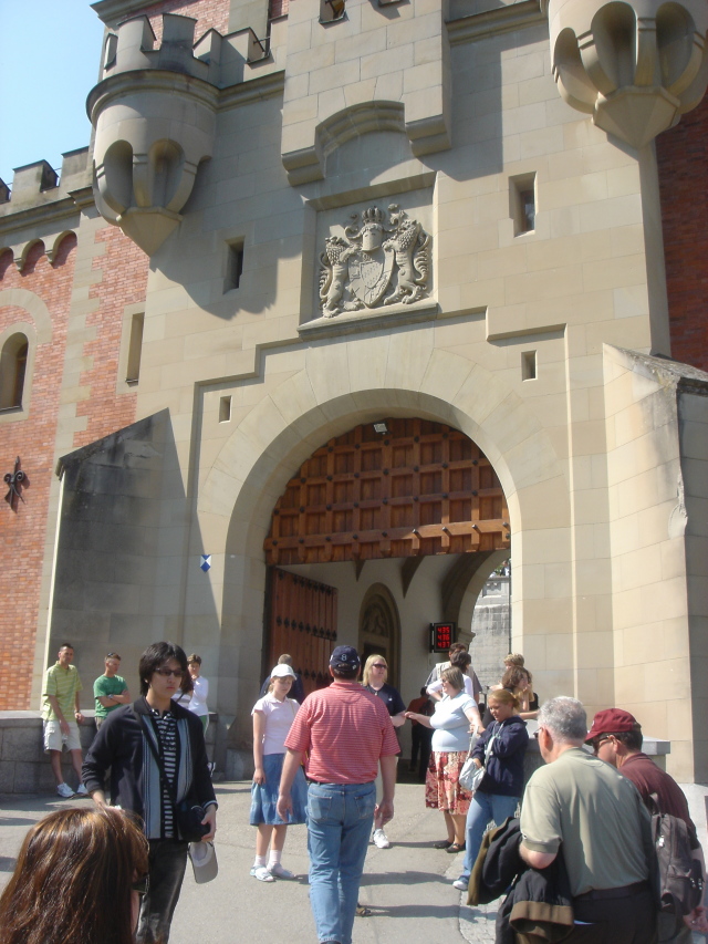 2007/04(April-May-Germany-Italy-Scotland)/10(Castle-Neuschwanstein-Bavaria)/640x480_2007-04-28-16.JPG