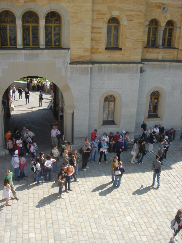 2007/04(April-May-Germany-Italy-Scotland)/10(Castle-Neuschwanstein-Bavaria)/640x480_2007-04-28-21.JPG