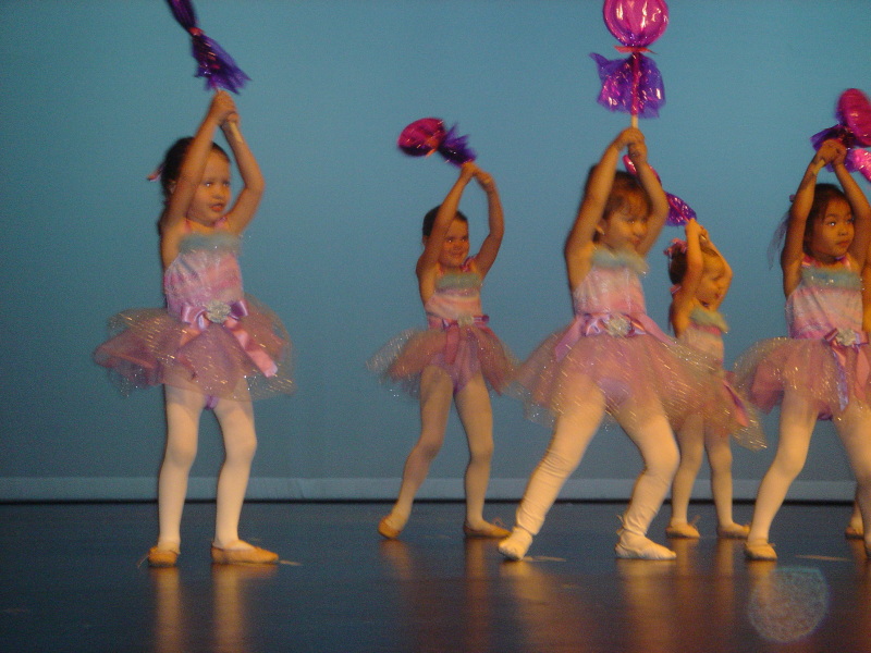2007/05(May)/01(Kylas-Dance-Recital)/800x600_2007-05-20-01-Kyla-Recital.JPG