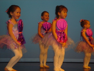 2007-05-20-00-Kyla-Recital.JPG