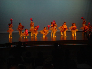 2007-05-20-03-Kyla-Recital.JPG