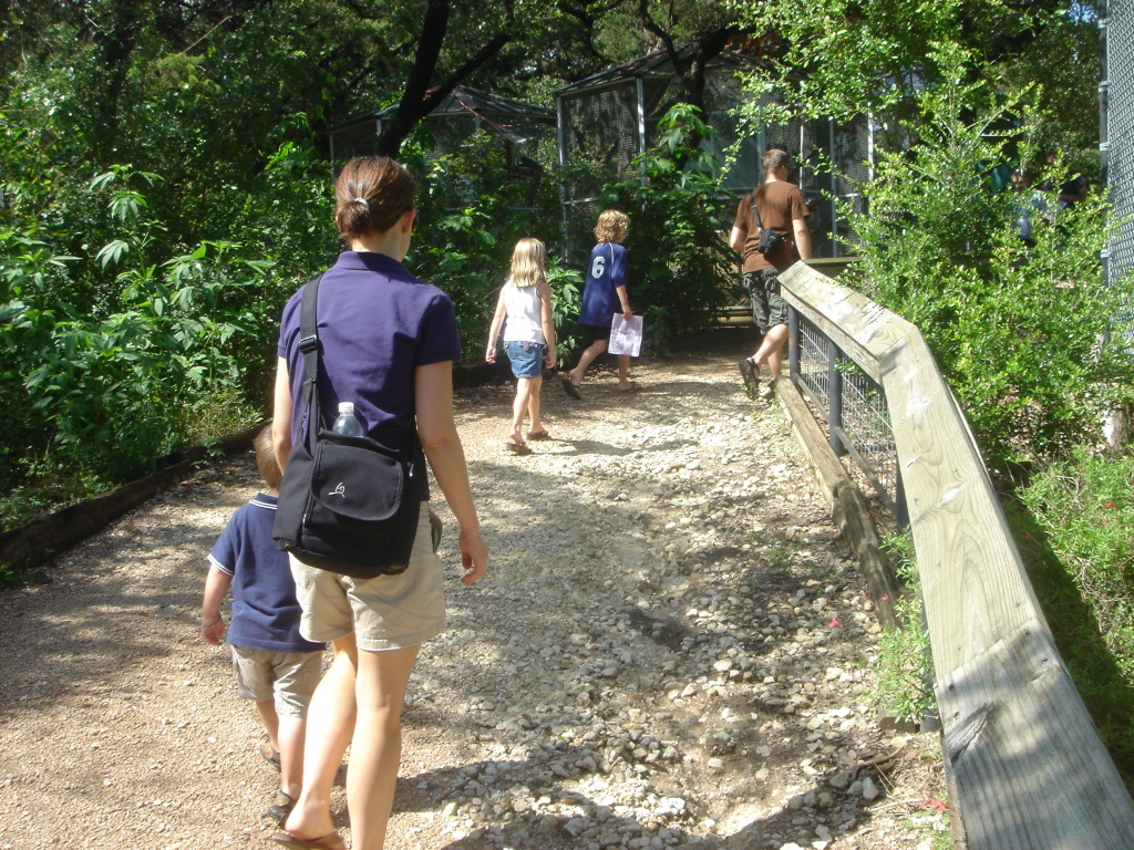 2007/07(July)/01(Austin-Zoo)/1024x768_2007-07-07-10-Austin-Zoo.JPG