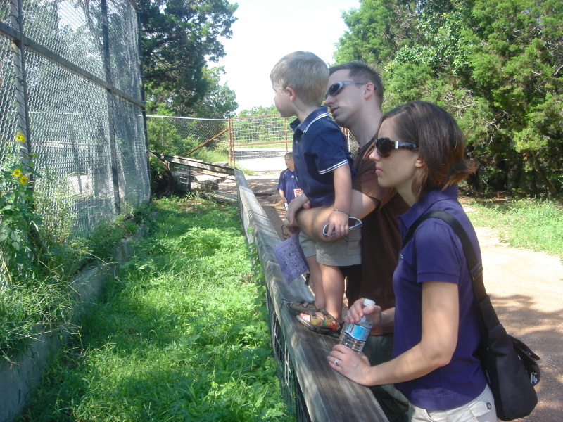 2007/07(July)/01(Austin-Zoo)/800x600_2007-07-07-06-Austin-Zoo.JPG