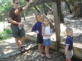 2007-07-07-09-Austin-Zoo.JPG