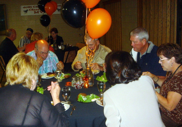 2007/08(August)/01(MVHS-Reunion)/640x480_2007-08-05-25-Reunion-Chef-Louies.JPG