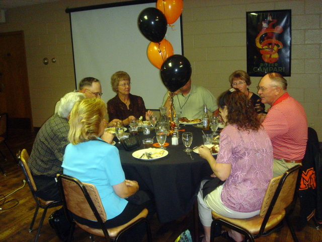 2007/08(August)/01(MVHS-Reunion)/640x480_2007-08-05-28-Reunion-Chef-Louies.JPG