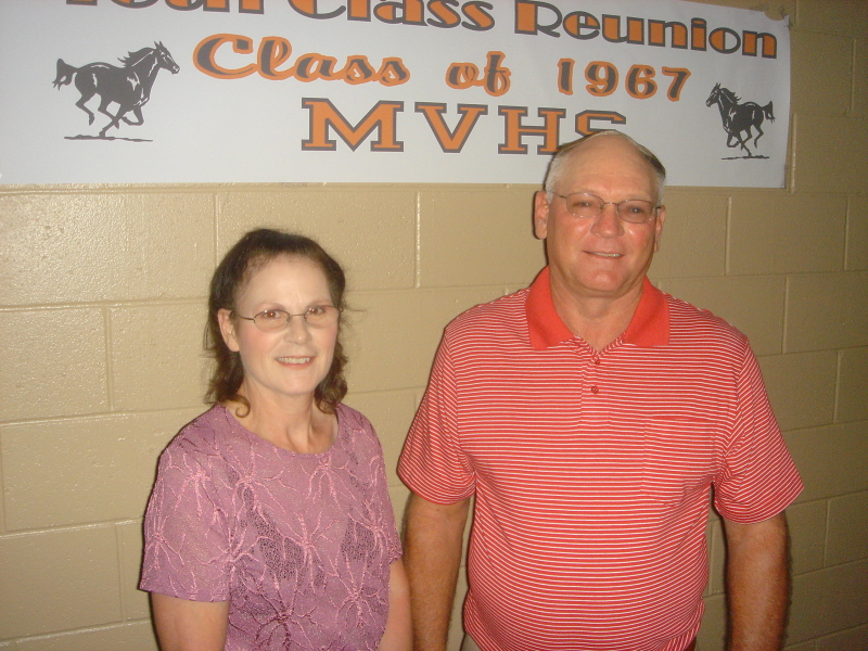 2007/08(August)/01(MVHS-Reunion)/800x600_2007-08-05-10-Reunion-Chef-Louies.JPG