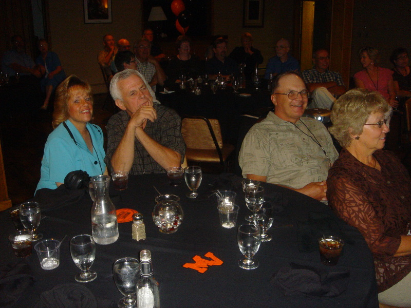 2007/08(August)/01(MVHS-Reunion)/800x600_2007-08-05-30-Reunion-Chef-Louies.JPG