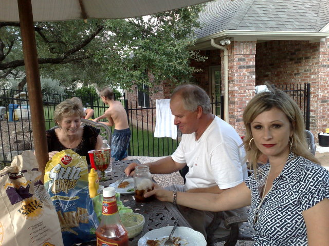 2007/08(August)/03(Rossi-Pool-Grandkids)/640x480_2007-08-18-Grandkids-Pool-14.jpg