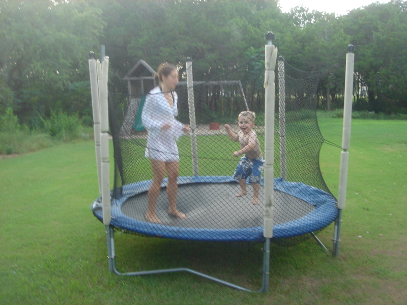 2007/08(August)/03(Rossi-Pool-Grandkids)/800x600_2007-08-18-Grandkids-Pool-16.JPG