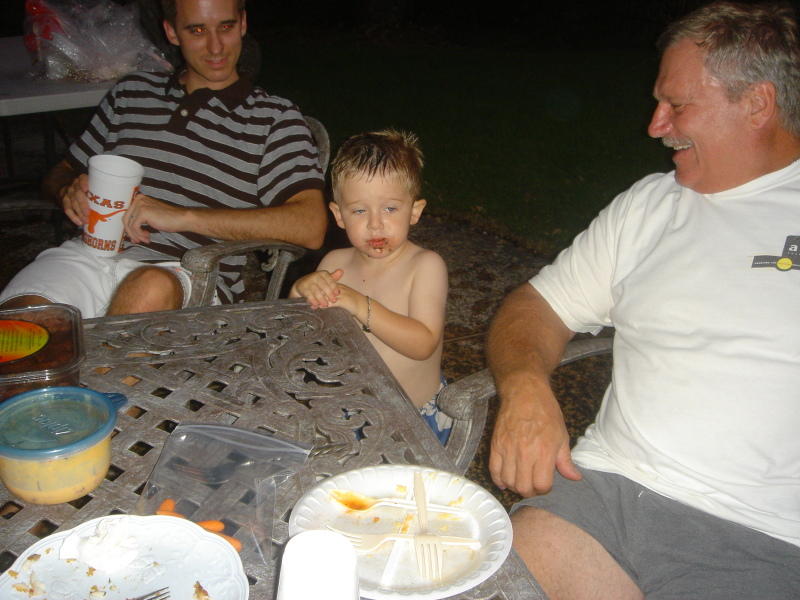 2007/08(August)/03(Rossi-Pool-Grandkids)/800x600_2007-08-18-Grandkids-Pool-18.JPG