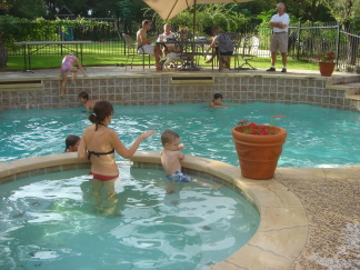 2007-08-18-Grandkids-Pool-05.JPG