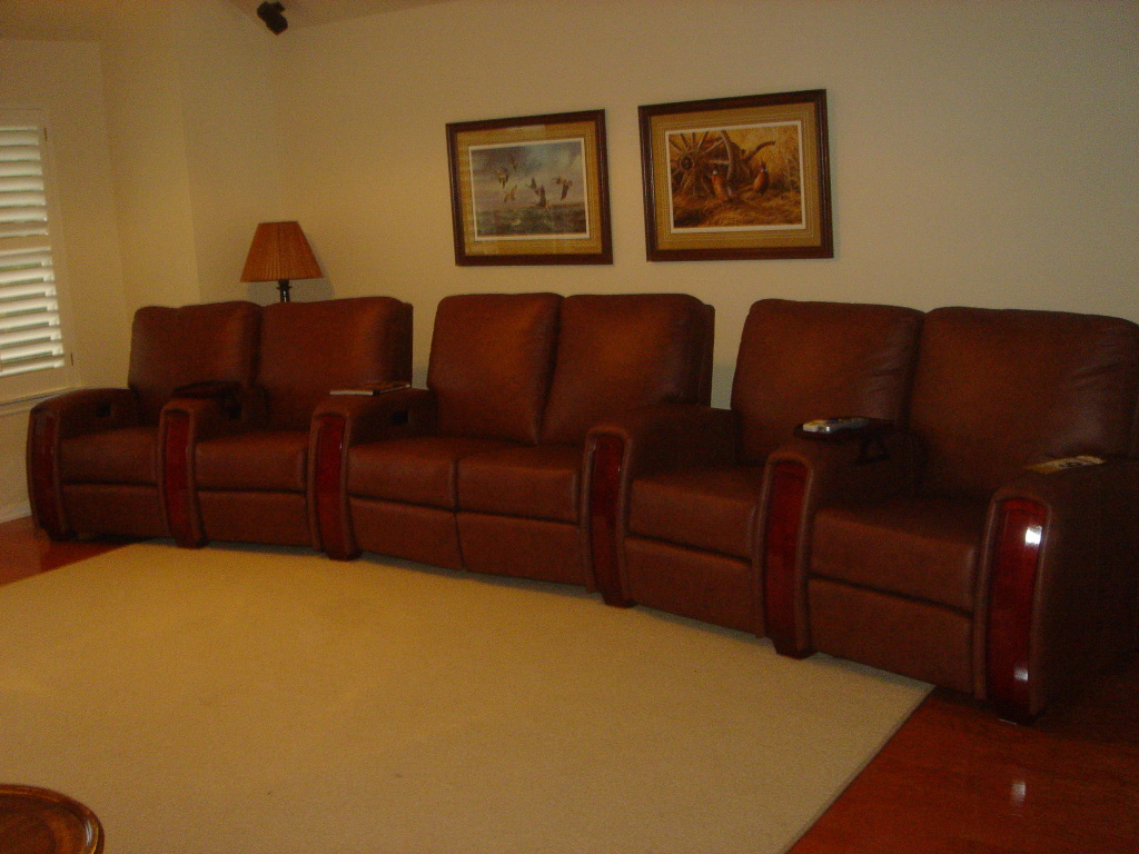 2007-11-10-00-media-furniture.JPG