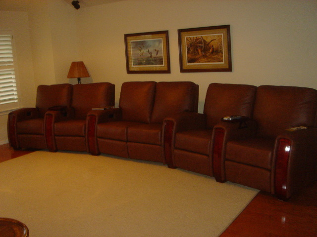 2007-11-10-00-media-furniture.JPG