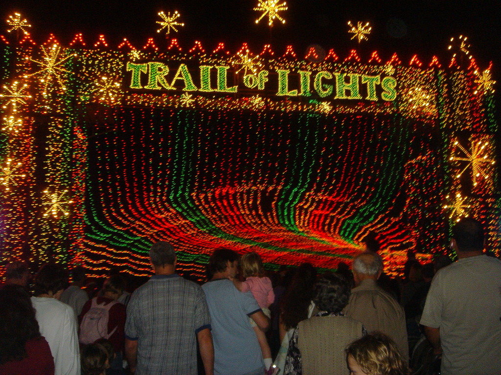 2007/12(Dec)/01(Trail-Lights)/1024x768_2007-12-11-04-Trail0fLights-Austin.JPG