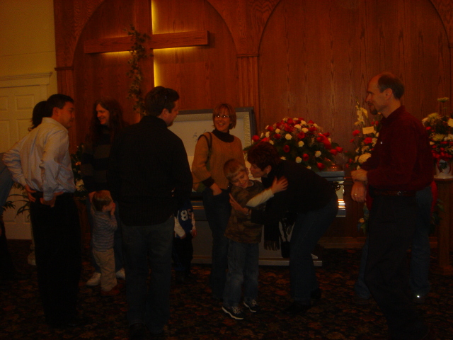 2007/12(Dec)/02(Albert-Scott-Funeral)/640x480_2007-12-16-00-Wake-Albert.JPG