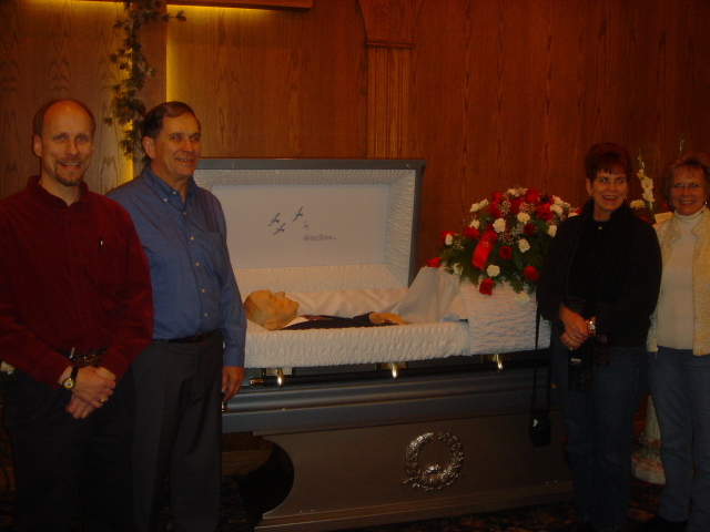 2007/12(Dec)/02(Albert-Scott-Funeral)/640x480_2007-12-16-09-Wake-Albert.JPG