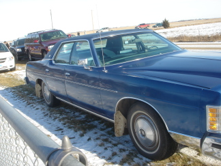 2007-12-17-00-trip-to-cemetery-Dads-Car-leading.JPG