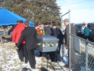 2007-12-17-08-interment-Victor-Cemetery-Albert.JPG