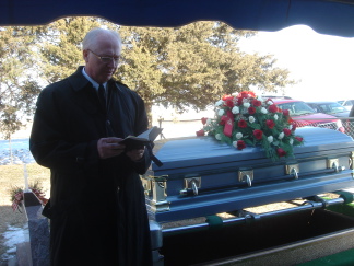 2007-12-17-10-interment-Victor-Cemetery-Albert.JPG