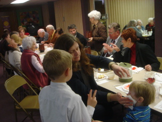 2007-12-17-15-lunch-back-at-church.JPG