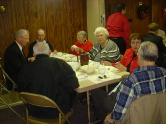 2007-12-17-18-lunch-back-at-church.JPG