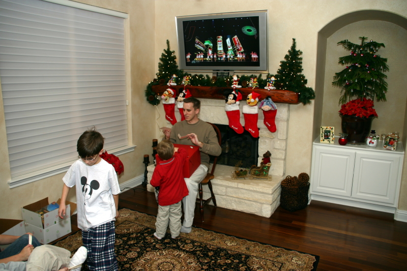 2007/12(Dec)/03(Christmas-Eve)/800x600_2007-12-24-70-Christmas-Eve.JPG