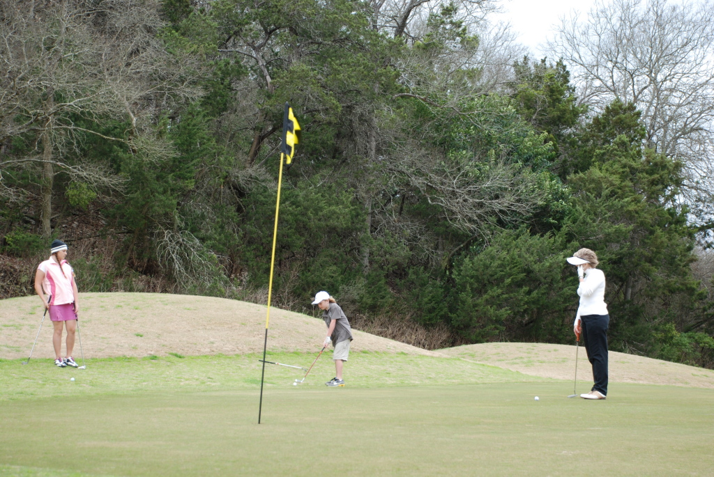 2008/03(Mar)/01(Vale-8thBD)/1024x768_2008-03-02-04-Vale-1st-golf-round.JPG