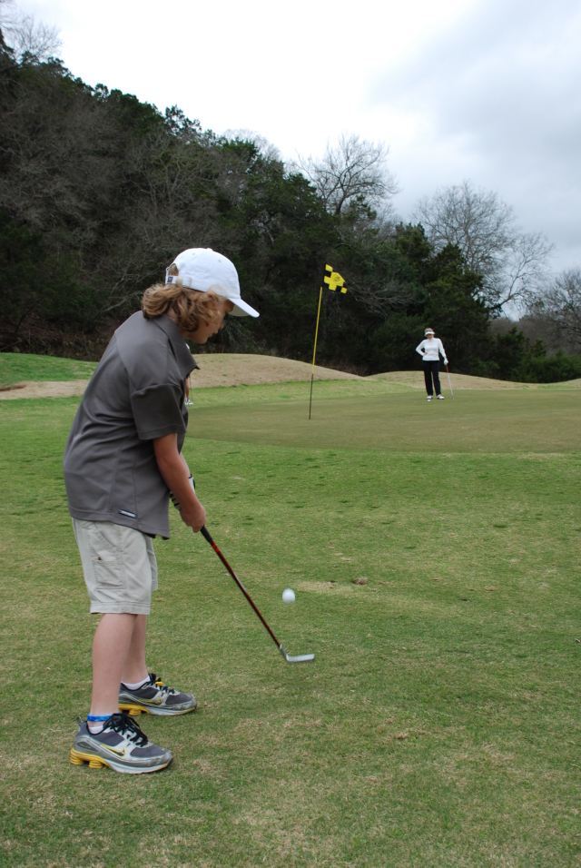 2008/03(Mar)/01(Vale-8thBD)/640x480_2008-03-02-05-Vale-1st-golf-round.JPG
