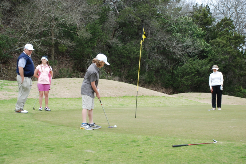 2008/03(Mar)/01(Vale-8thBD)/800x600_2008-03-02-07-Vale-1st-golf-round.JPG