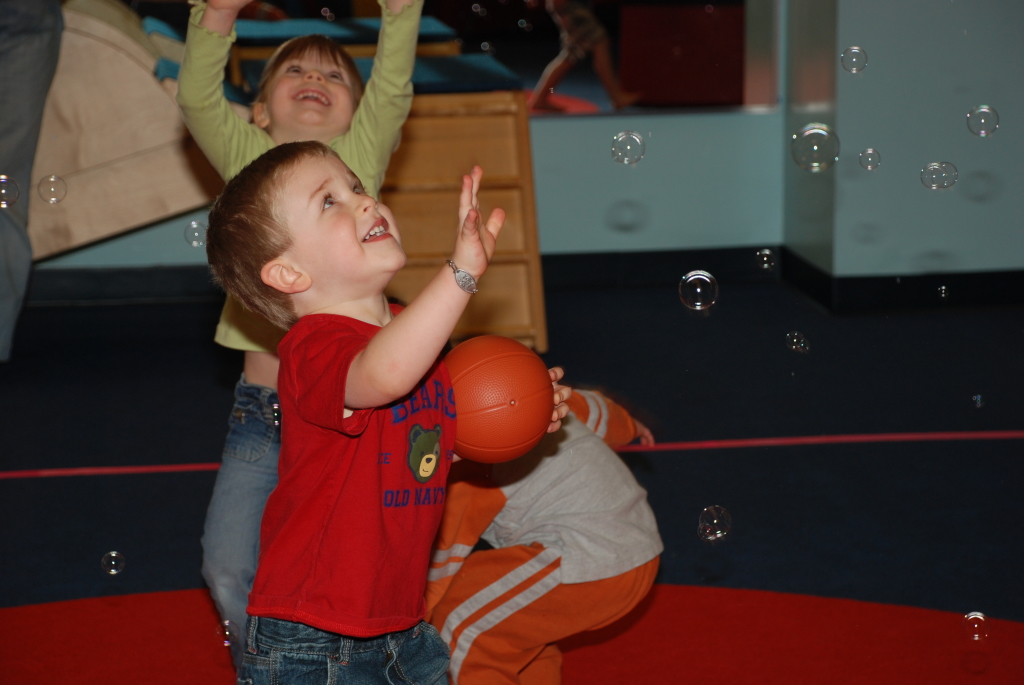 2008/03(Mar)/02(Ian-3rdBD)/1024x768_2008-03-08-Ian-3rd-BD-party-56.JPG