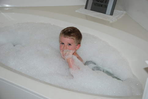 2008-04-27-04-Ian-Tub.JPG