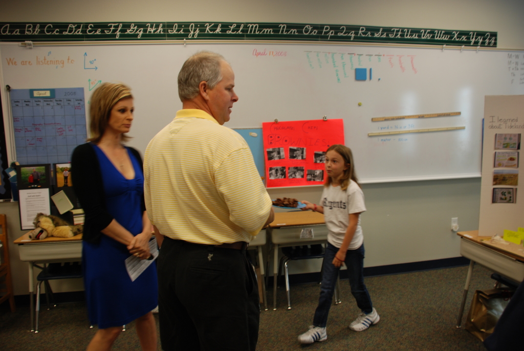 2008/04(April)/03(Halley-GrParents-Day-Reagents)/1024x768_2008-04-18-02.JPG