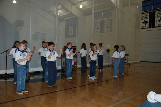 2008/04(April)/03(Halley-GrParents-Day-Reagents)/640x480_2008-04-18-08.JPG