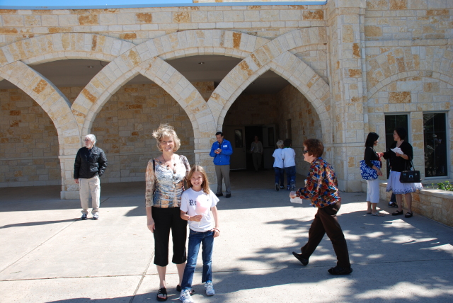 2008/04(April)/03(Halley-GrParents-Day-Reagents)/640x480_2008-04-18-17.JPG