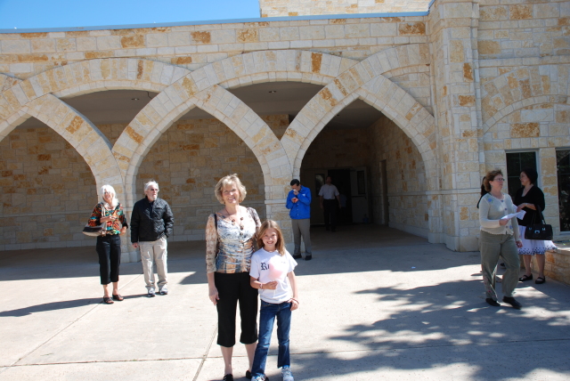 2008/04(April)/03(Halley-GrParents-Day-Reagents)/640x480_2008-04-18-18.JPG