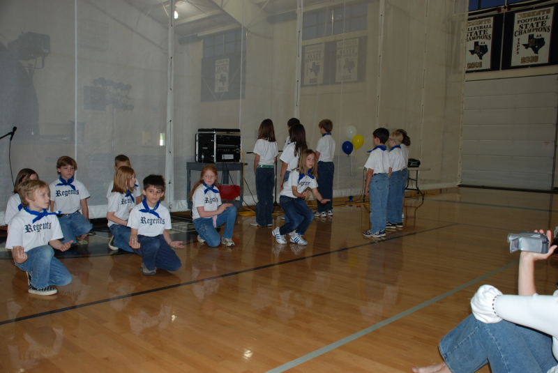 2008/04(April)/03(Halley-GrParents-Day-Reagents)/800x600_2008-04-18-07.JPG