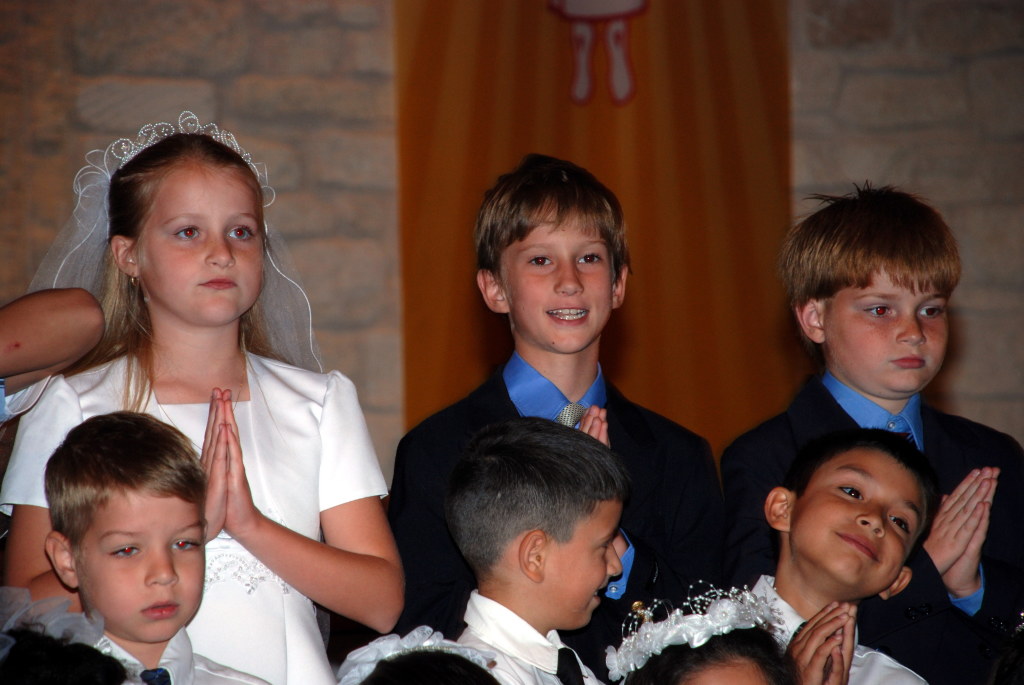 2008/05(May)/01(Chance-1st-Communion)/1024x768_2008-05-03-Chance-1stCommunion-11.JPG