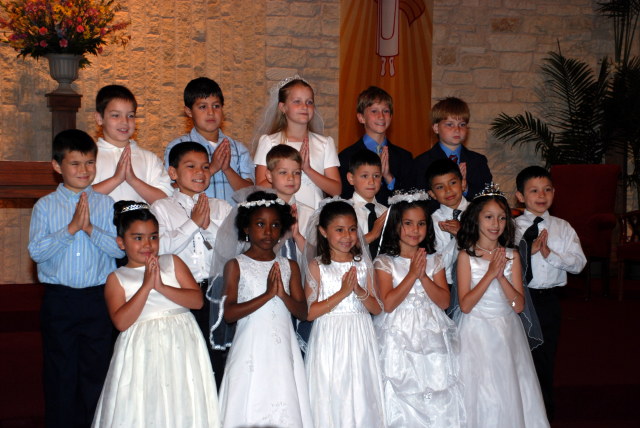 2008/05(May)/01(Chance-1st-Communion)/640x480_2008-05-03-Chance-1stCommunion-13.JPG