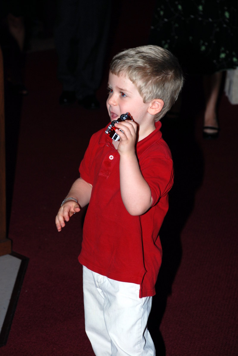 2008/05(May)/01(Chance-1st-Communion)/800x600_2008-05-03-Chance-1stCommunion-08.JPG