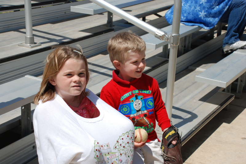 2008/05(May)/02(Chance-Baseball)/800x600_2008-05-03-02.JPG
