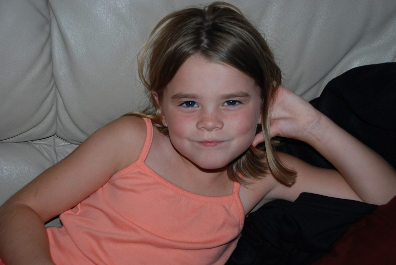 2008/07(July)/03(Kids)/800x600_2008-07-12-1-Kyla.JPG