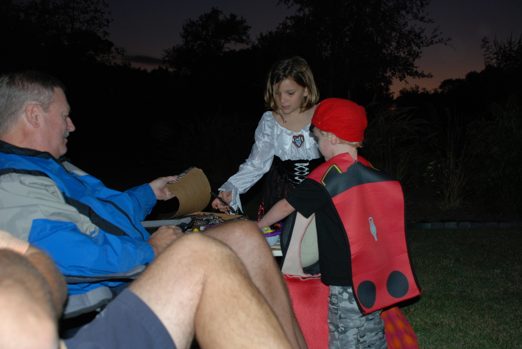 2008/10(Oct)/04(Halloween)/1024x768_2008-10-31-09.JPG