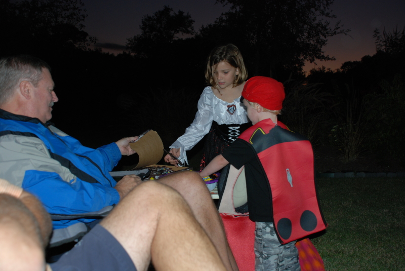 2008/10(Oct)/04(Halloween)/800x600_2008-10-31-09.JPG