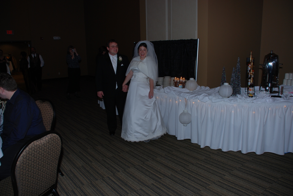 2008/12(Dec)/05(Sarah-Phil-Wedding)/1024x768_2008-12-06-36.JPG