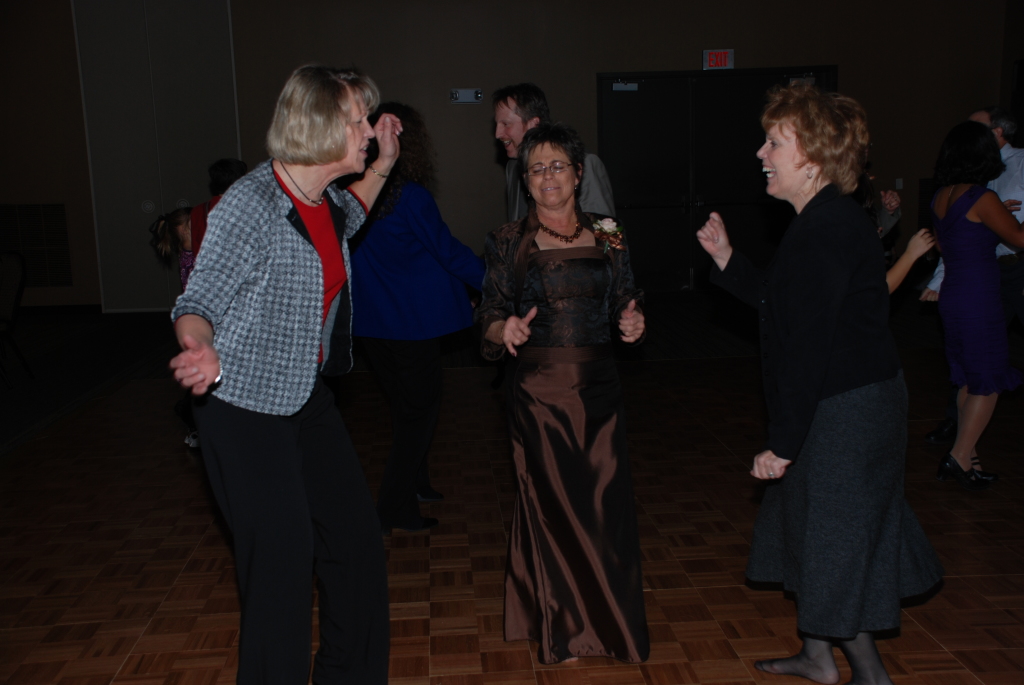 2008/12(Dec)/05(Sarah-Phil-Wedding)/1024x768_2008-12-06-62.JPG