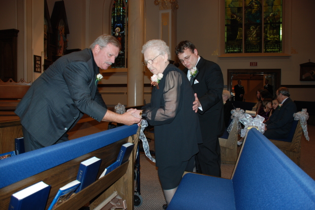 2008/12(Dec)/05(Sarah-Phil-Wedding)/640x480_2008-12-06-07.JPG