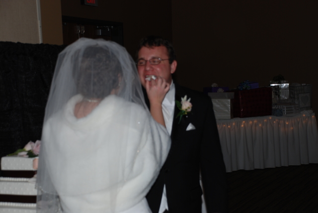 2008/12(Dec)/05(Sarah-Phil-Wedding)/640x480_2008-12-06-38.JPG