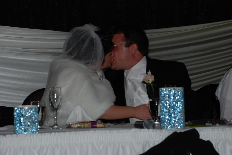 2008/12(Dec)/05(Sarah-Phil-Wedding)/800x600_2008-12-06-48.JPG